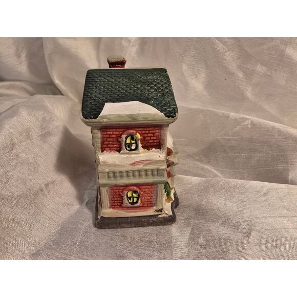 Cobblestone Miniature Town Hall - Picture 9 of 11